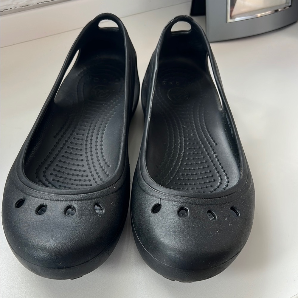 Crocs! Black Slip-On Flats with Ventilation and Textured Interior